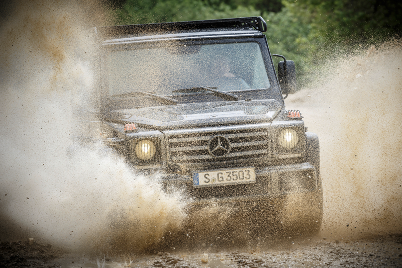 Illustration for article titled The Mercedes G-Wagen Is Back To Crank Windows And Cloth Seats But Still Costs $90,000
